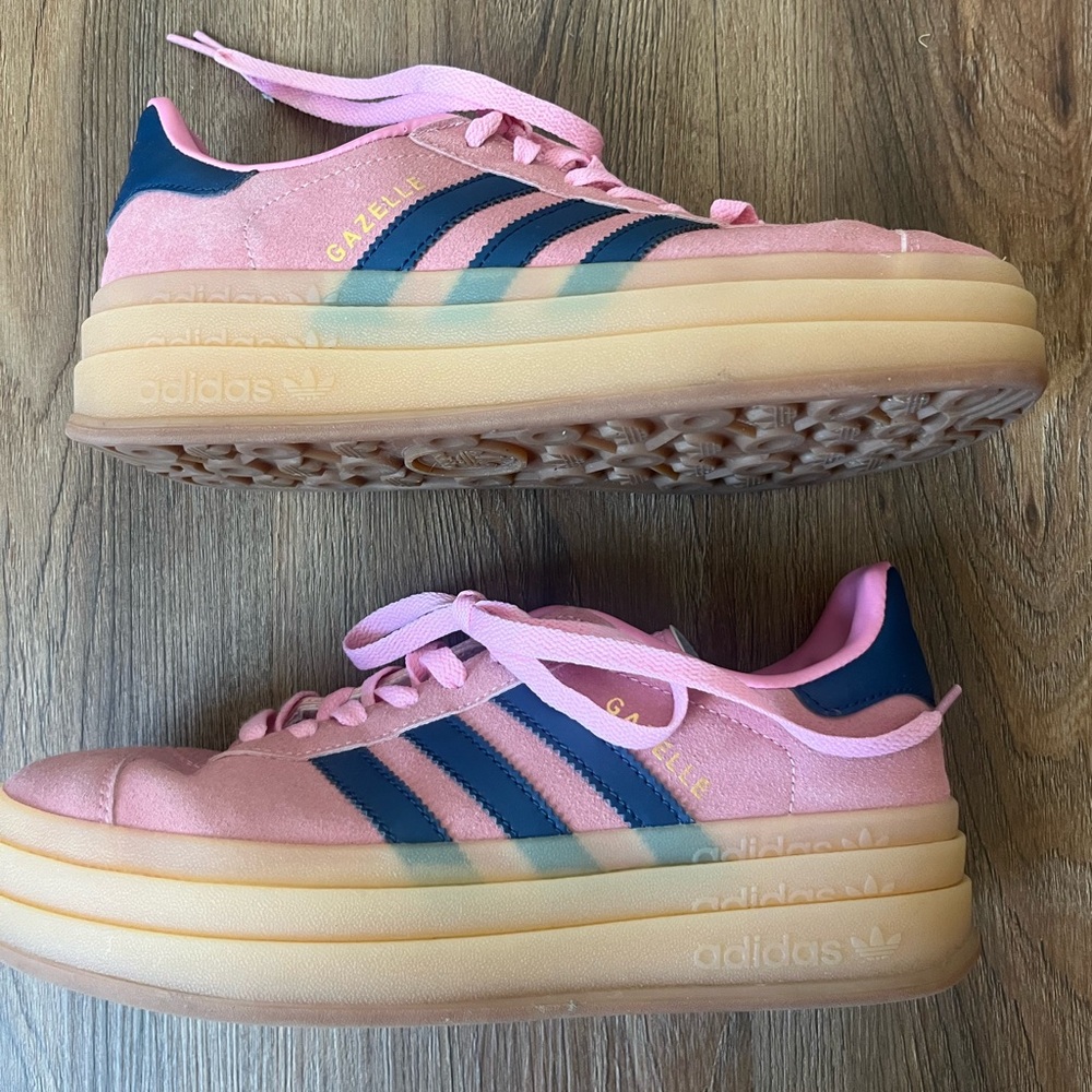 Adidas Gazelles, women’s 8.5 - Picture 7 of 12